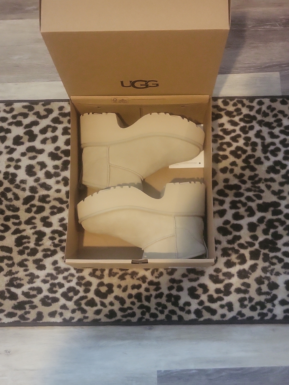 ⭐️NEW!⭐️ UGG Classic Ultra Mini New Heights Platform Boot - Mustard Seed - Picture 7 of 9